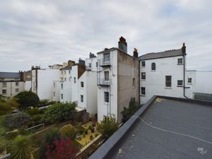 terrace end - click for photo gallery